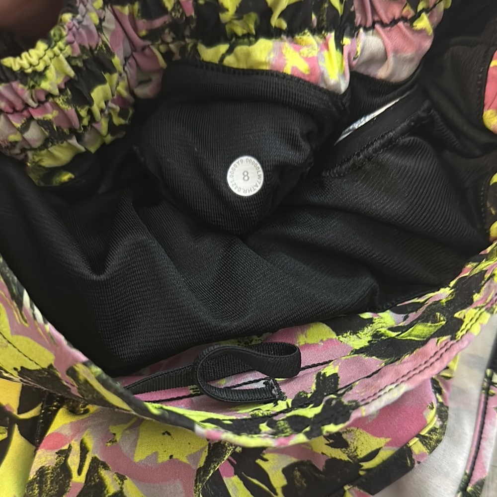 Lululemon Hotty Hot Sz 8 Women's Multicolor Athletic Workout Gym Run Yoga Shorts - Picture 8 of 12